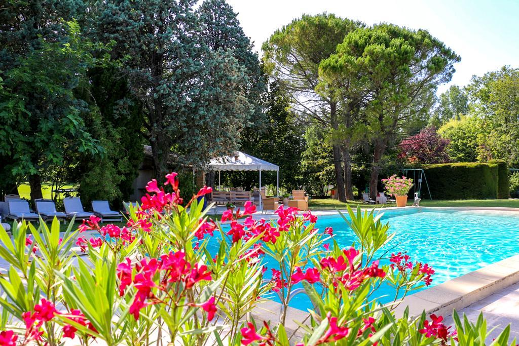 Domaine Du Moulin Hotel Saint-Laurent-des-Arbres Exterior foto